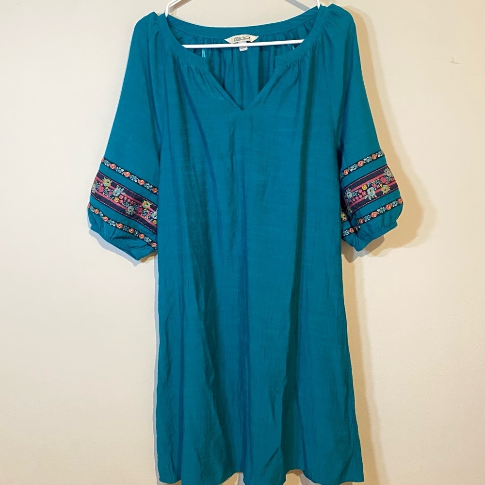Pioneer Woman Size M Teal Boho Dress with Embroidered Sleeves